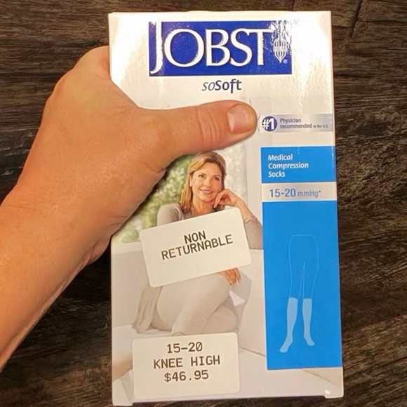 JOBST SoSoft Women's Knee High Compression Socks - Black Medium - Picture 1 of 6